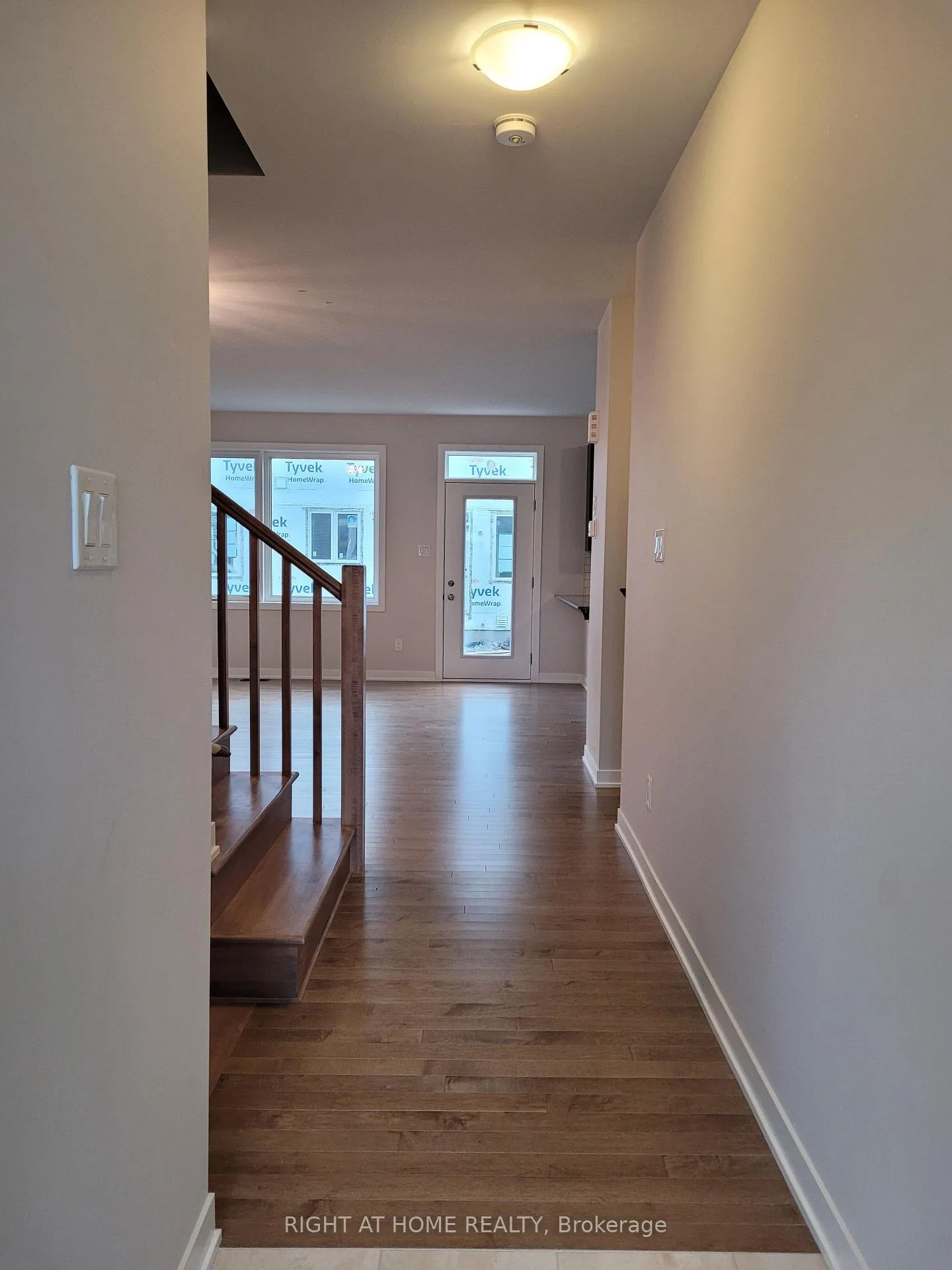 Photo 4 of 12 Focality Crescent, Ottawa, Barrhaven - Half Moon Bay — HOMEH