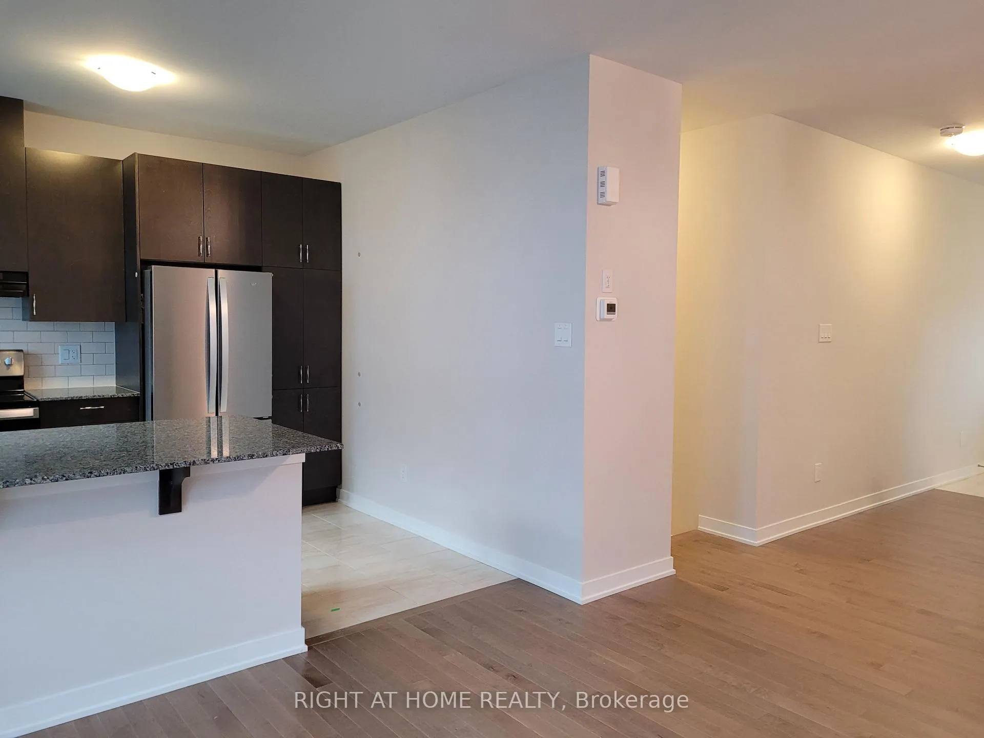Photo 9 of 12 Focality Crescent, Ottawa, Barrhaven - Half Moon Bay — HOMEH