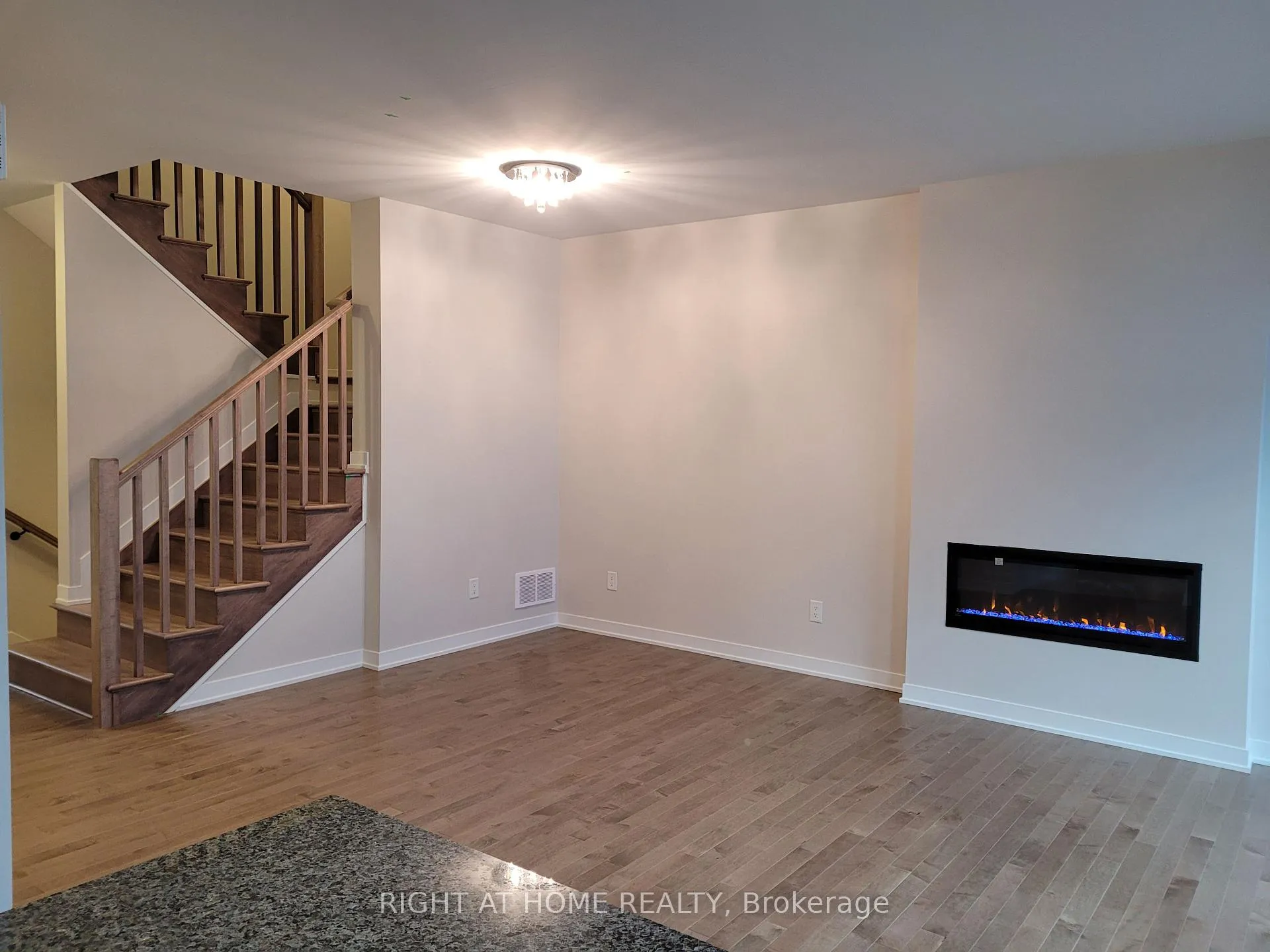 Photo 14 of 12 Focality Crescent, Ottawa, Barrhaven - Half Moon Bay — HOMEH
