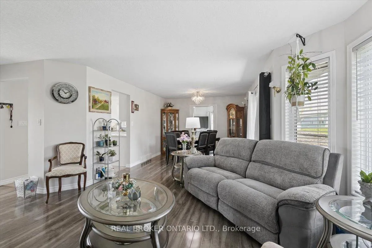 Photo 5 of 17 Greenfield Place, Wilmot — HOMEH