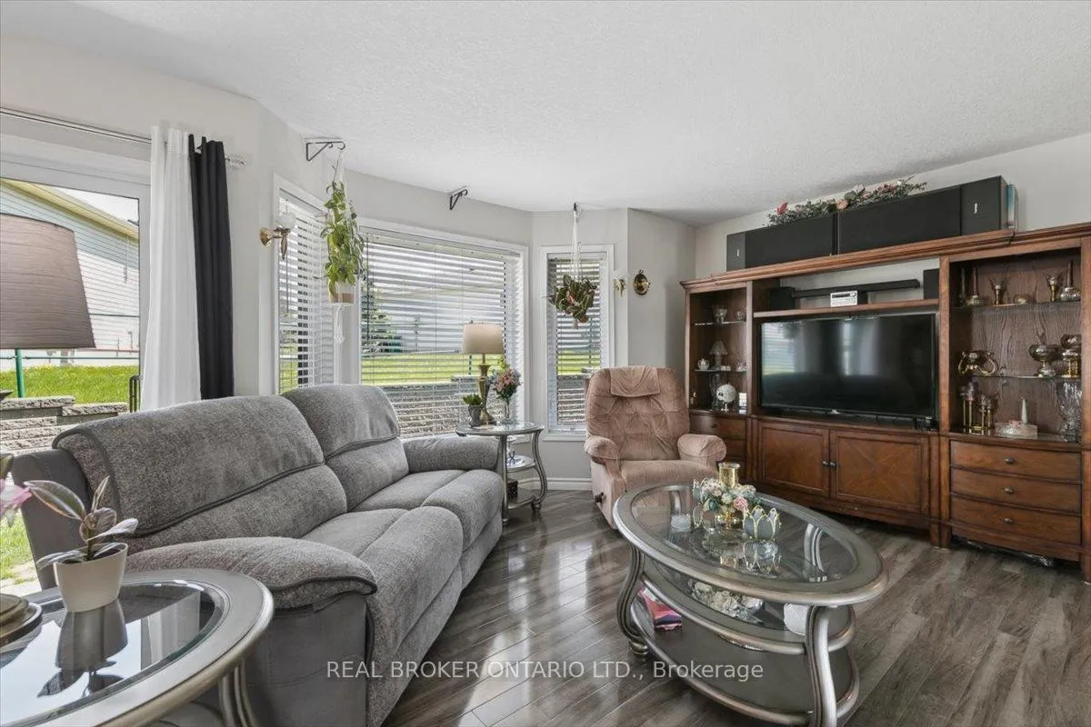 Photo 6 of 17 Greenfield Place, Wilmot — HOMEH