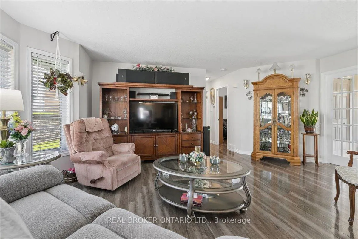 Photo 7 of 17 Greenfield Place, Wilmot — HOMEH