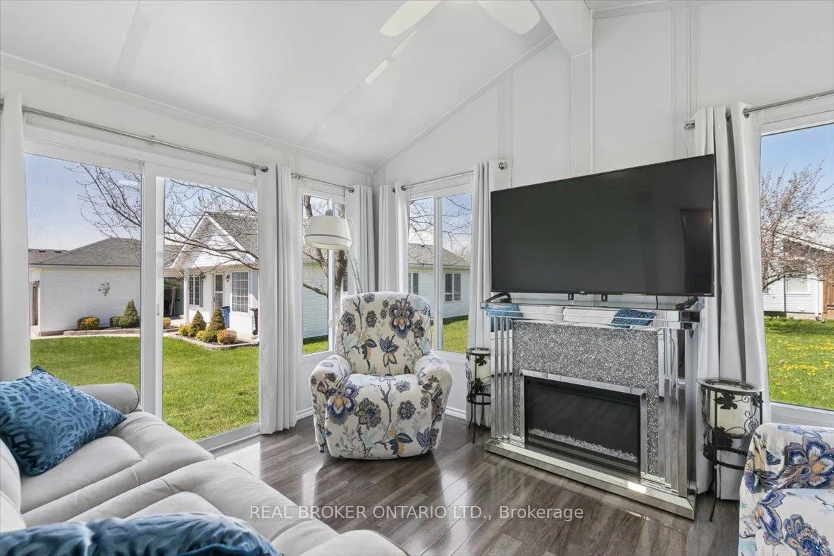 Photo 10 of 17 Greenfield Place, Wilmot — HOMEH
