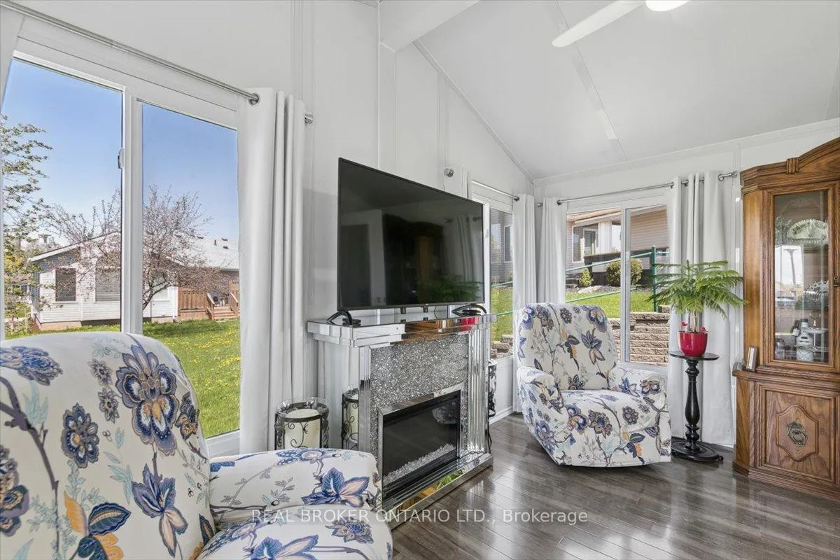 Photo 11 of 17 Greenfield Place, Wilmot — HOMEH
