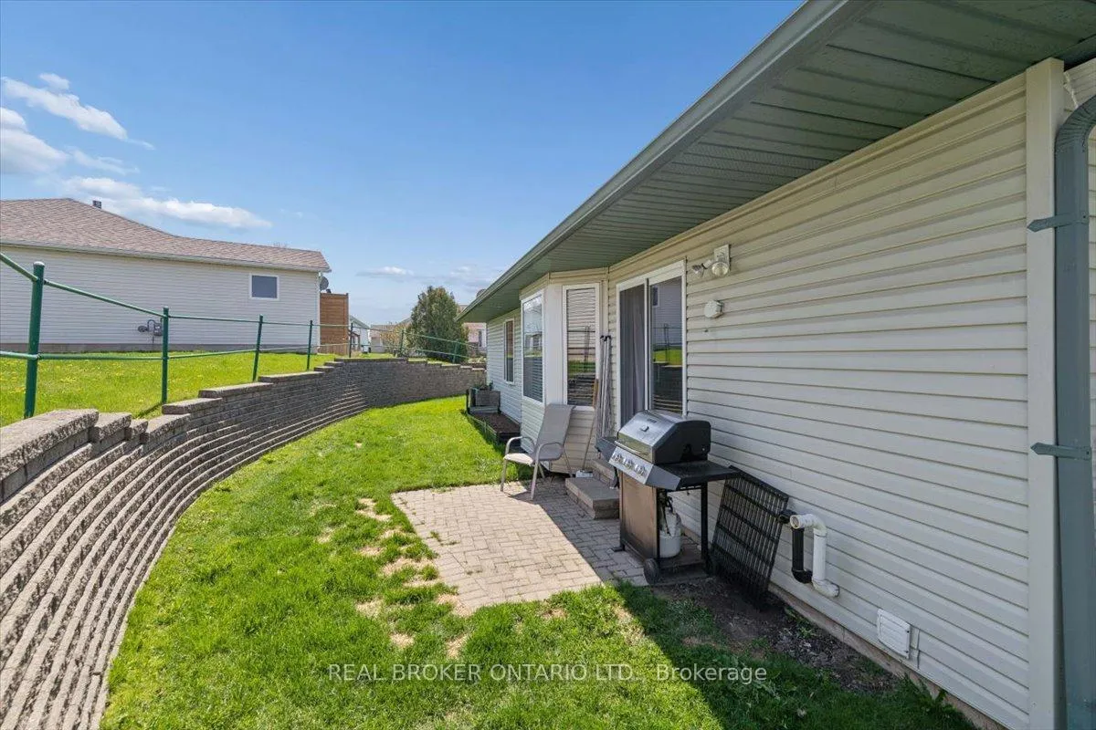 Photo 27 of 17 Greenfield Place, Wilmot — HOMEH
