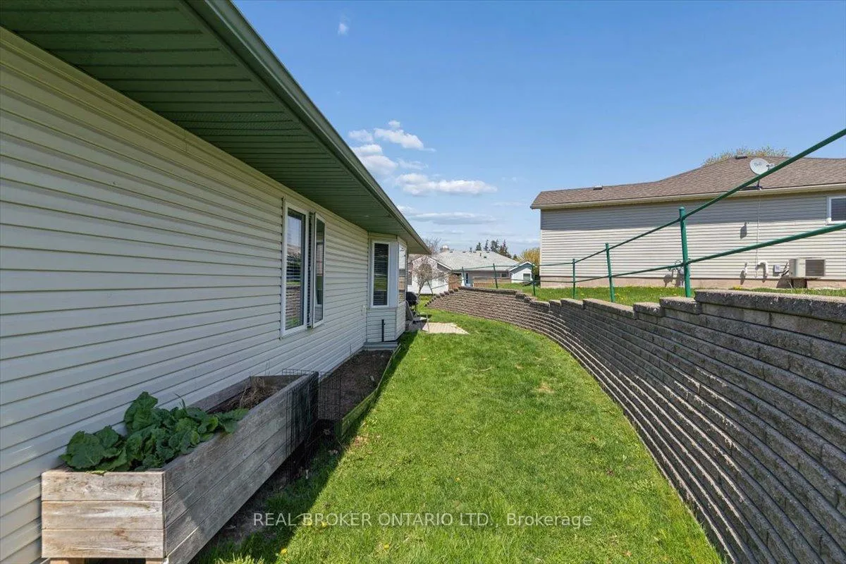 Photo 29 of 17 Greenfield Place, Wilmot — HOMEH