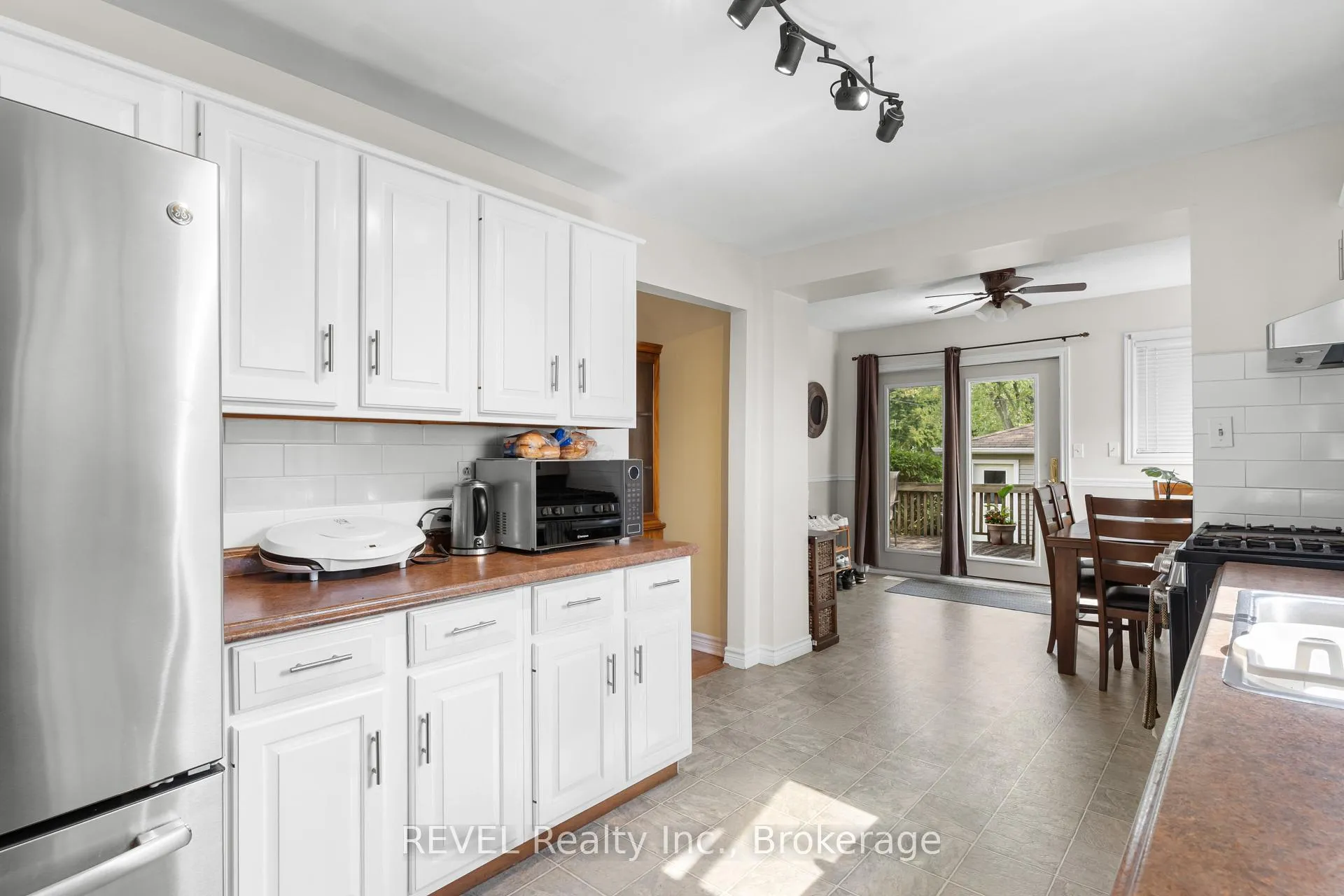 Photo 9 of 32 Bay Avenue, Welland, Dain City — HOMEH