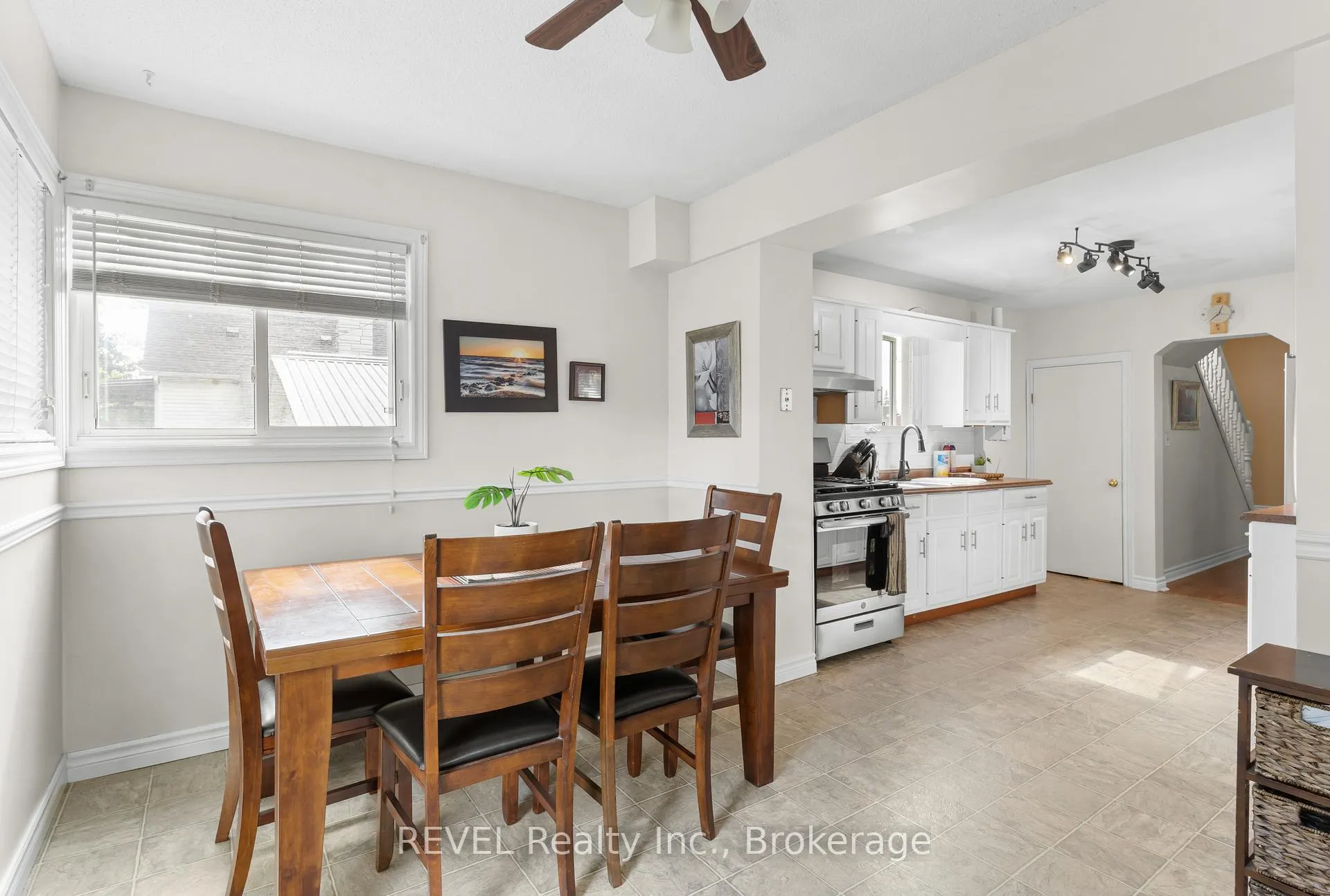 Photo 14 of 32 Bay Avenue, Welland, Dain City — HOMEH