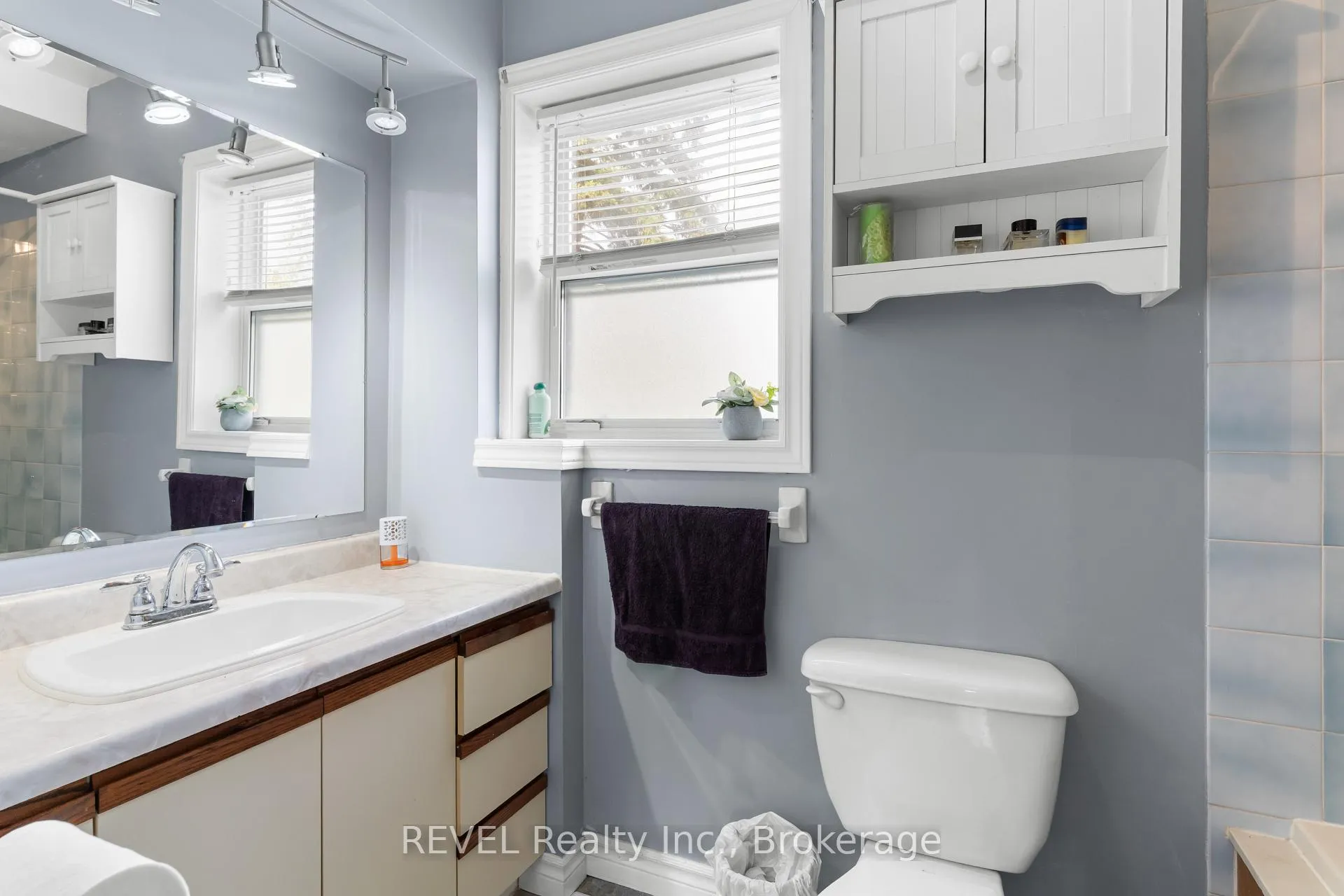 Photo 15 of 32 Bay Avenue, Welland, Dain City — HOMEH