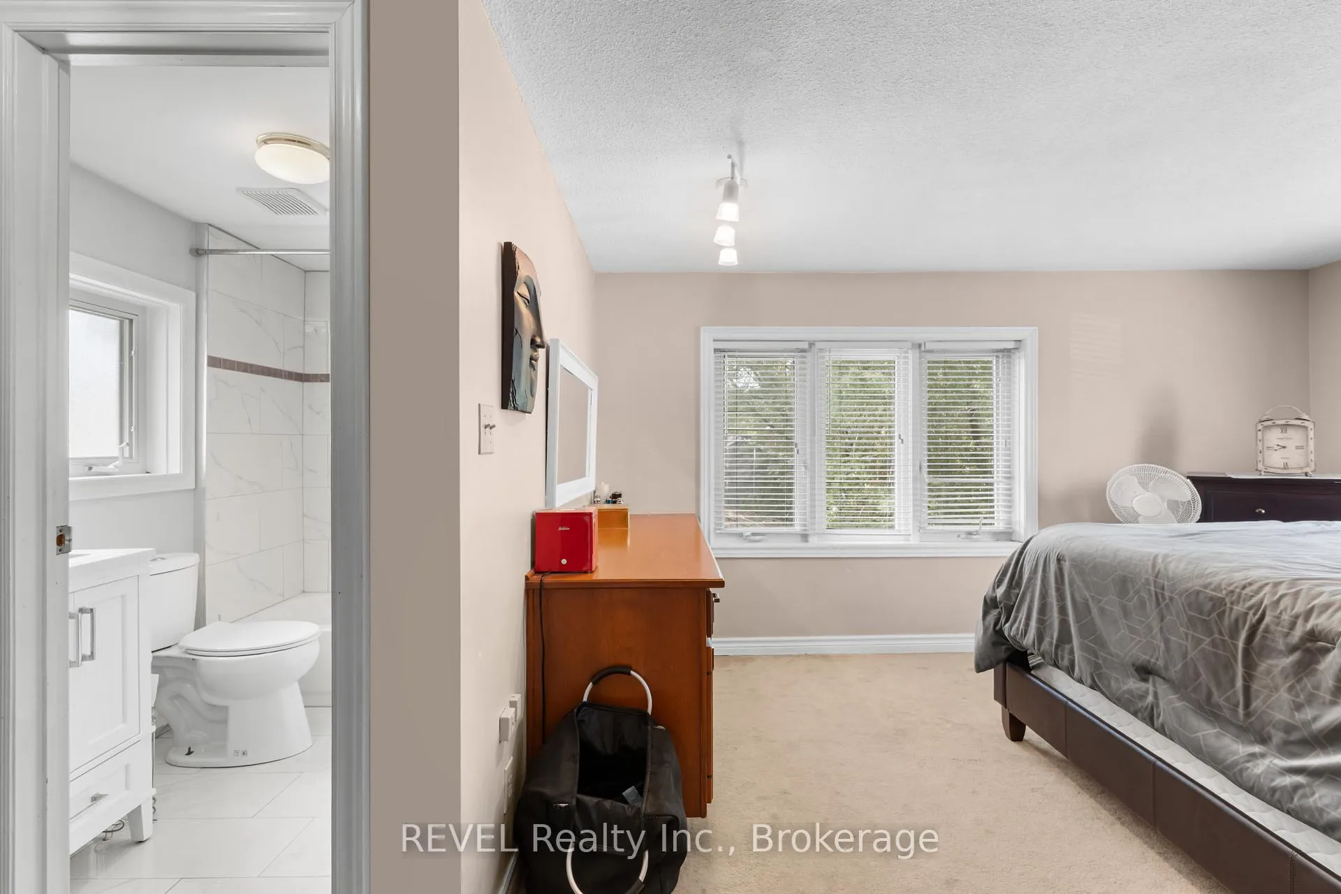 Photo 17 of 32 Bay Avenue, Welland, Dain City — HOMEH