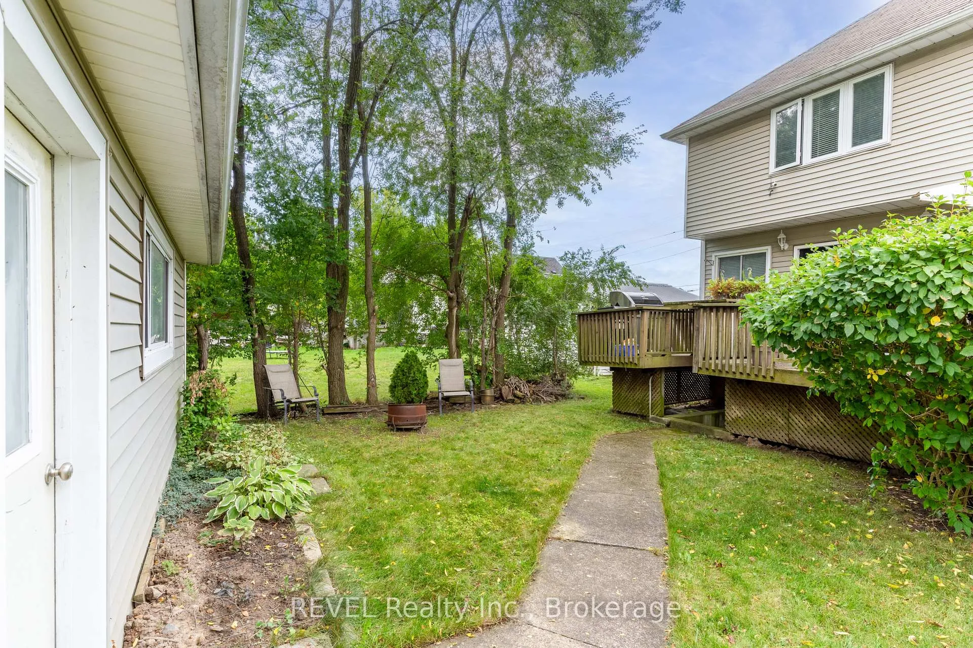 Photo 23 of 32 Bay Avenue, Welland, Dain City — HOMEH