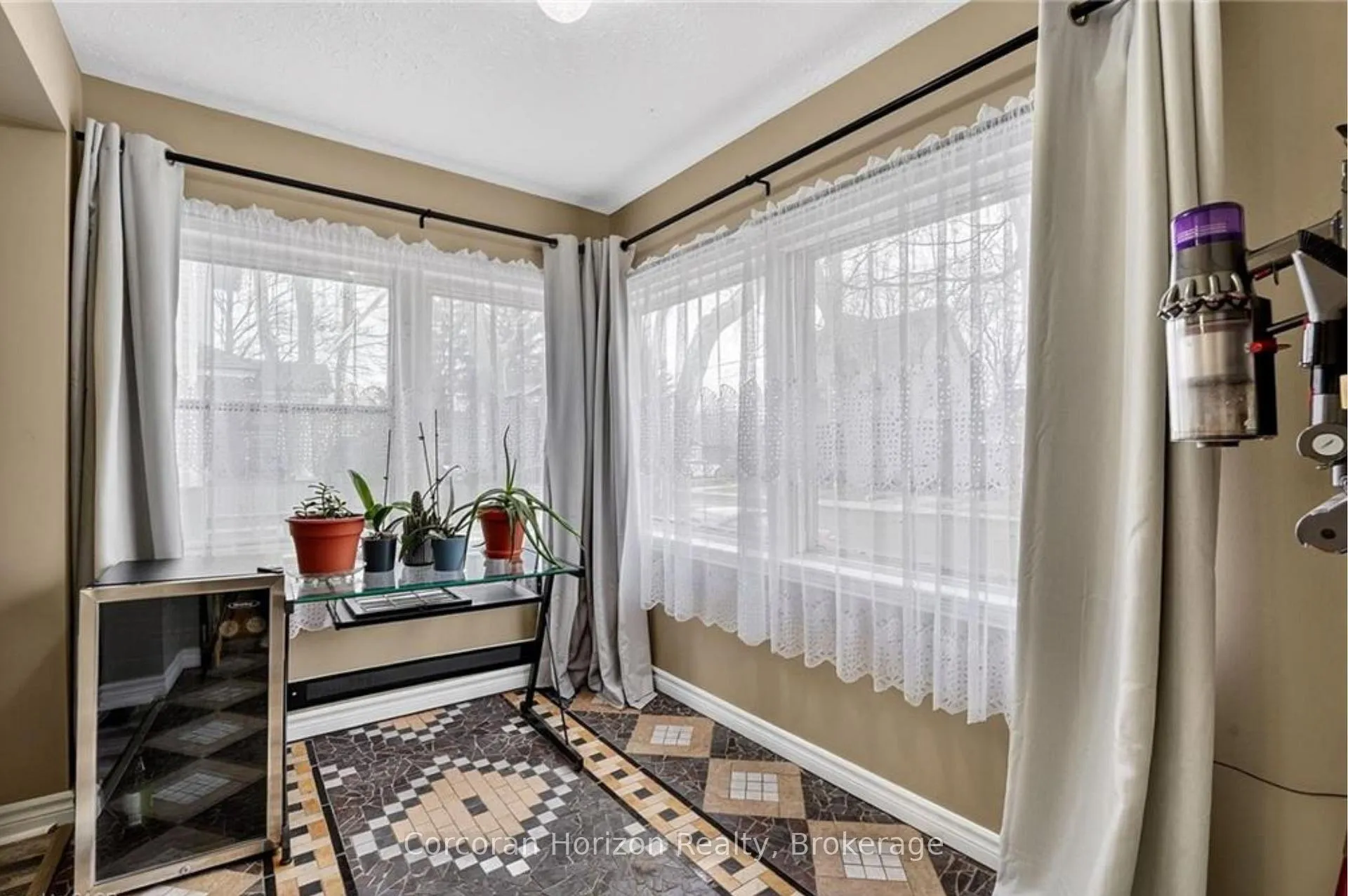 Photo 7 of 5270 Second Avenue, Niagara Falls, Cherrywood — HOMEH