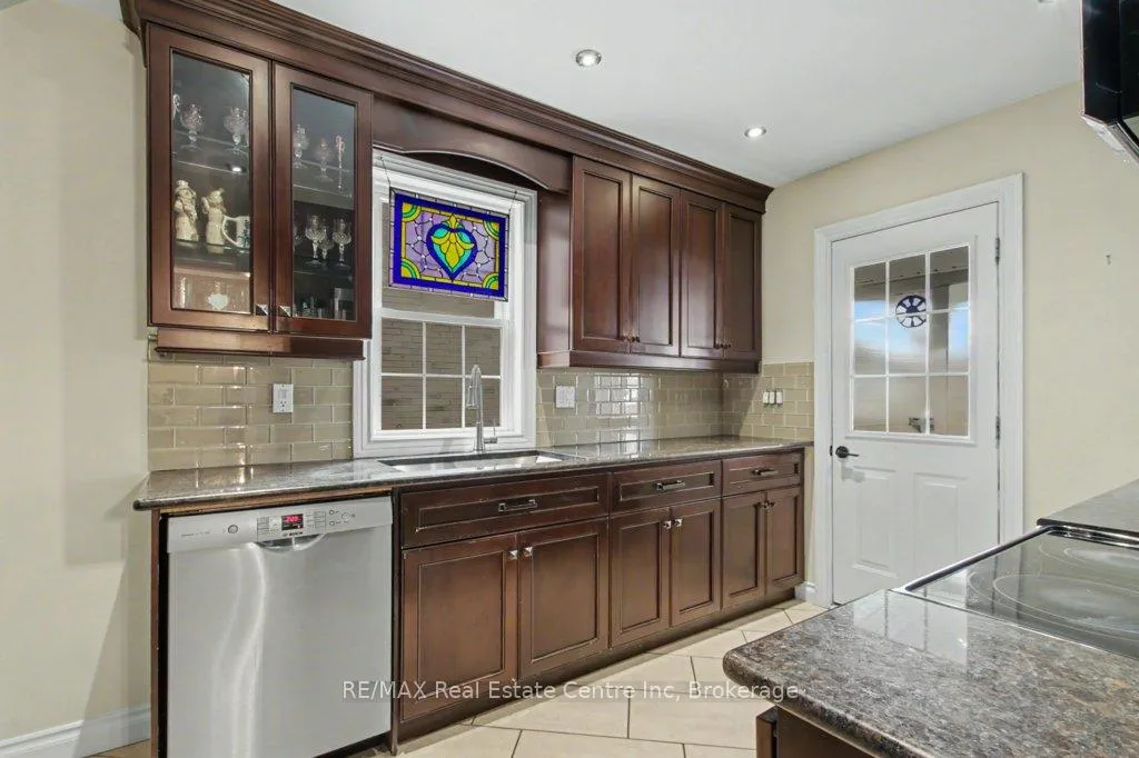Photo 13 of 598 Woolwich Street, Guelph, Exhibition Park — HOMEH