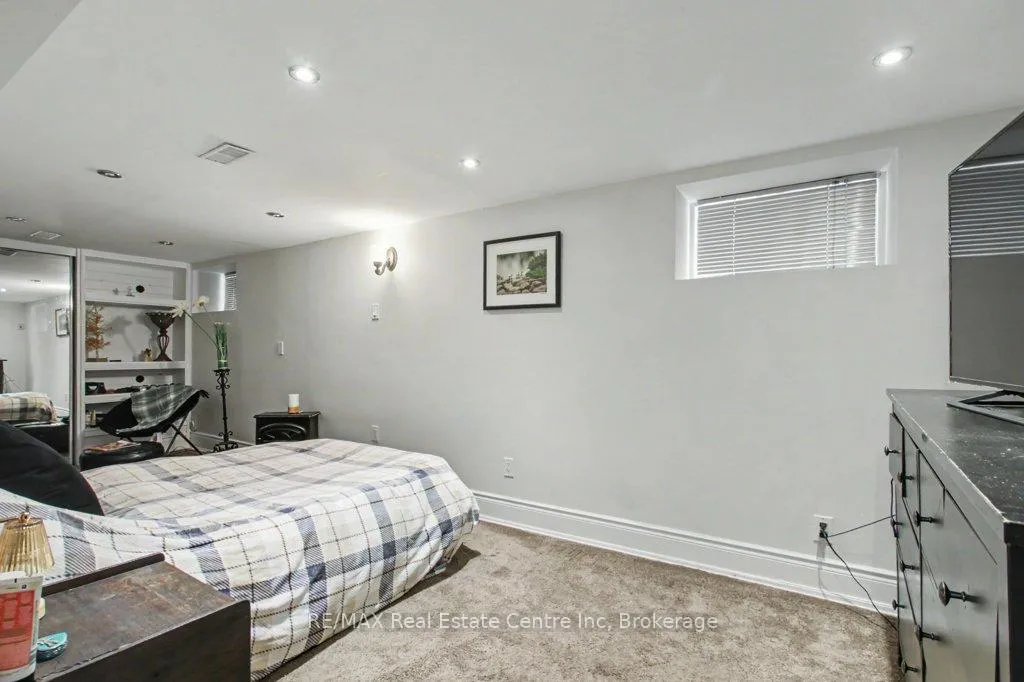 Photo 23 of 598 Woolwich Street, Guelph, Exhibition Park — HOMEH