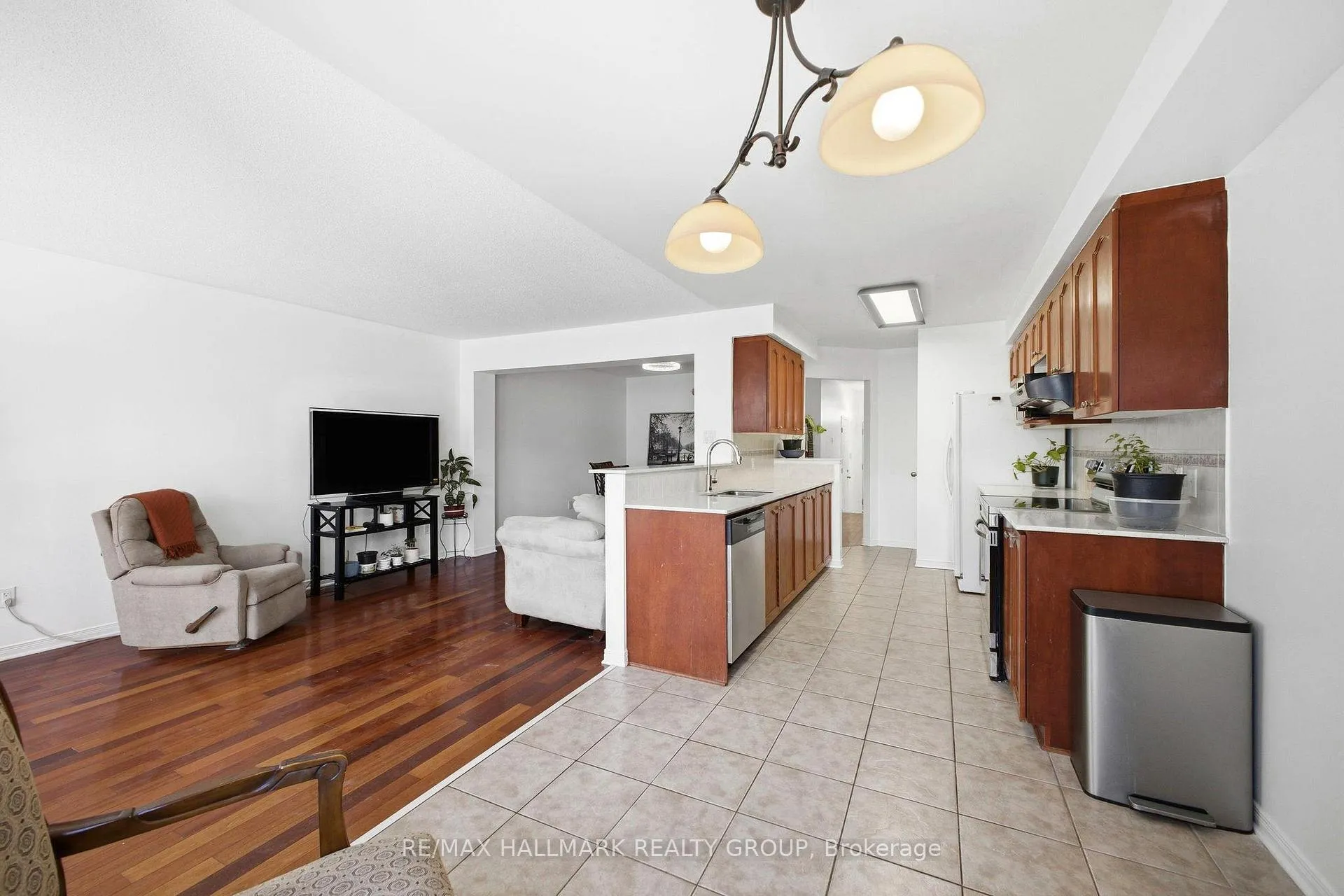 Photo 5 of 759 Everton Way, Ottawa, Riverside South/Gloucester Glen — HOMEH