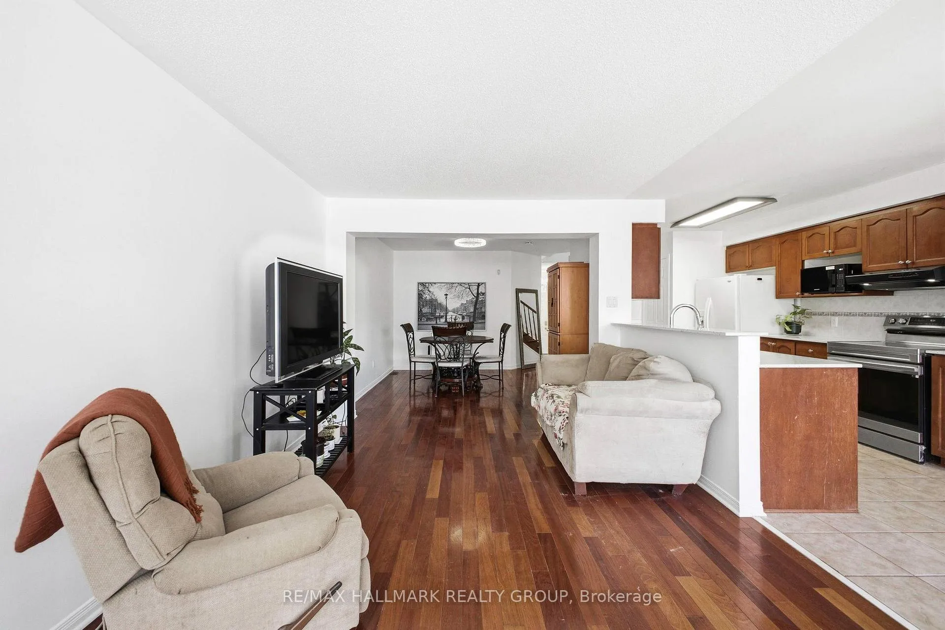 Photo 12 of 759 Everton Way, Ottawa, Riverside South/Gloucester Glen — HOMEH