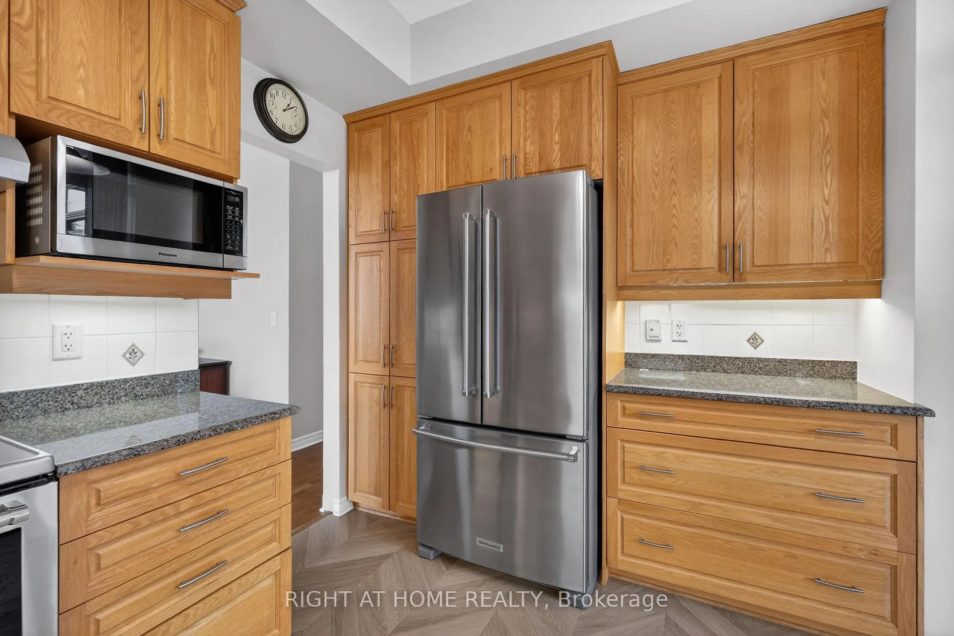 Photo 9 of Unit 307, 136 Darlington Private, Ottawa, Hunt Club/Western Community — HOMEH
