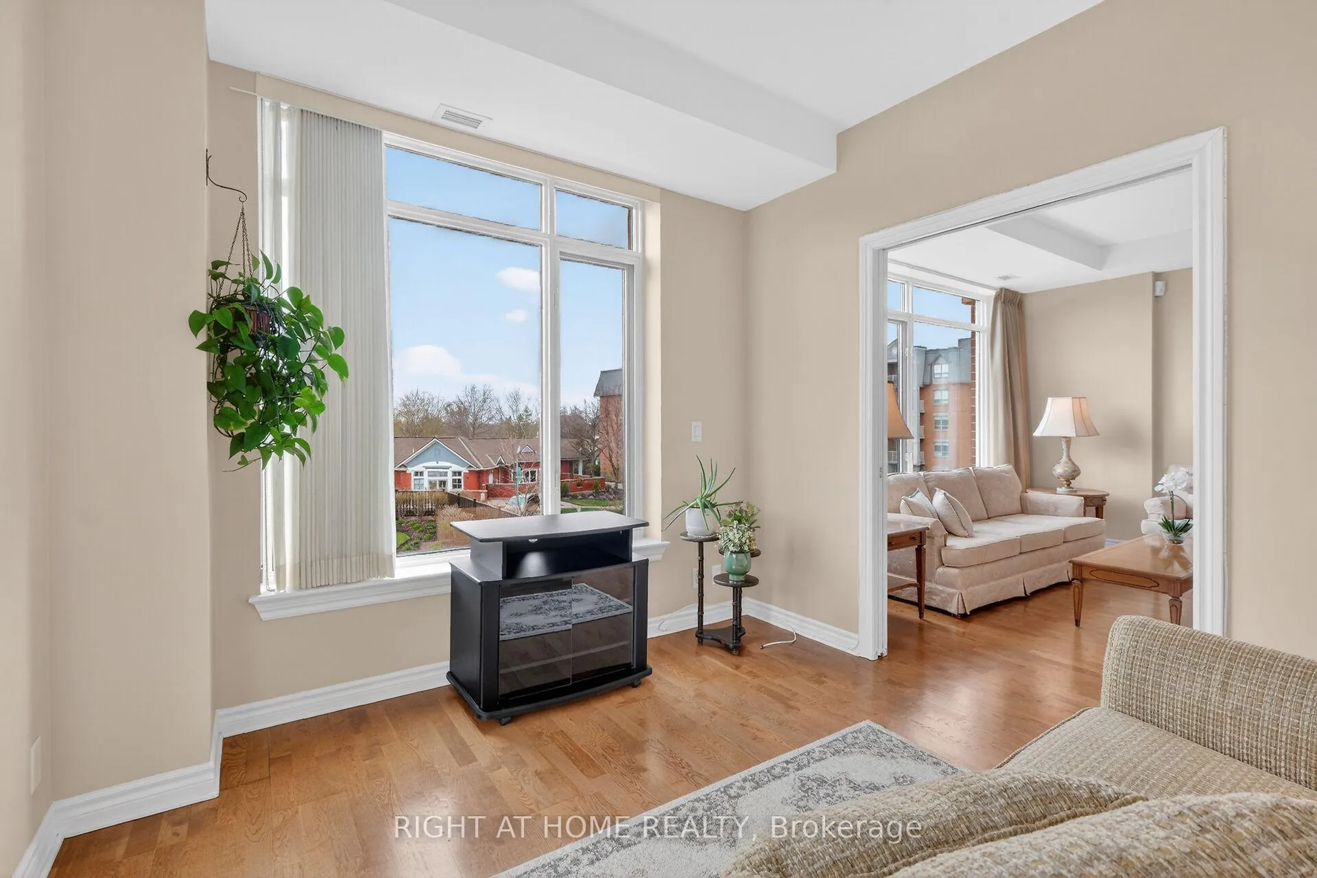 Photo 14 of Unit 307, 136 Darlington Private, Ottawa, Hunt Club/Western Community — HOMEH
