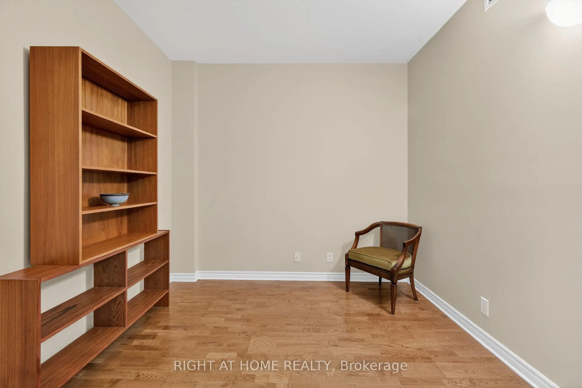 Photo 20 of Unit 307, 136 Darlington Private, Ottawa, Hunt Club/Western Community — HOMEH