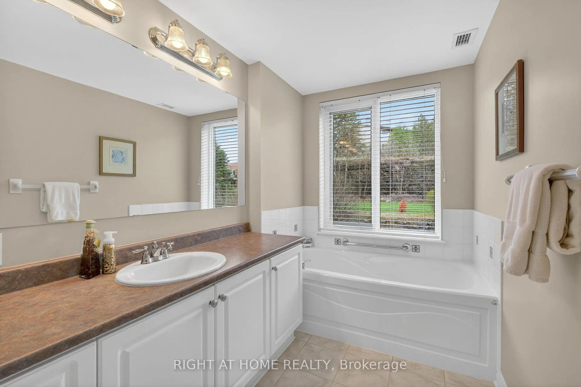 Photo 28 of Unit 307, 136 Darlington Private, Ottawa, Hunt Club/Western Community — HOMEH