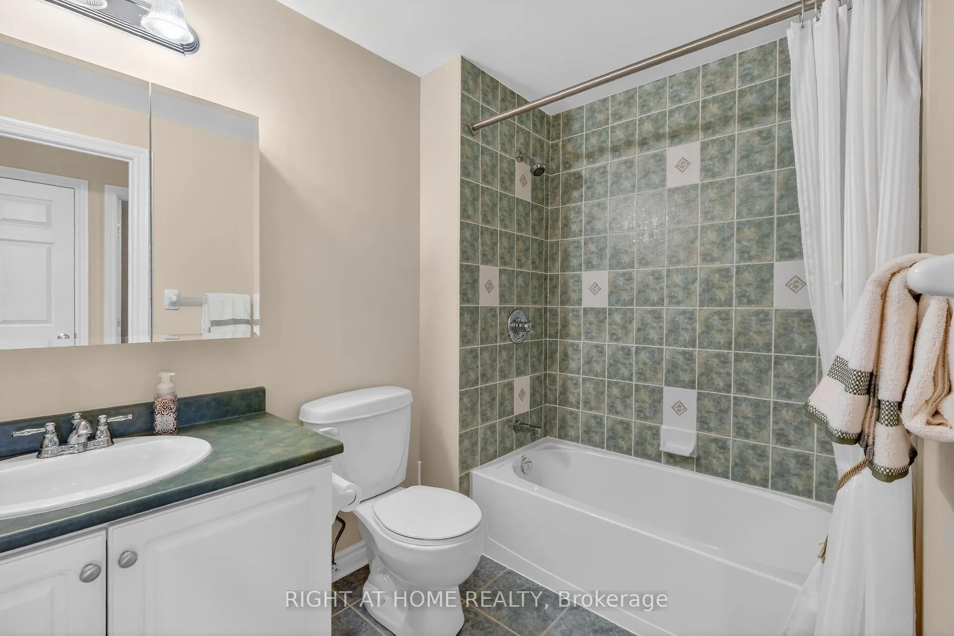 Photo 30 of Unit 307, 136 Darlington Private, Ottawa, Hunt Club/Western Community — HOMEH