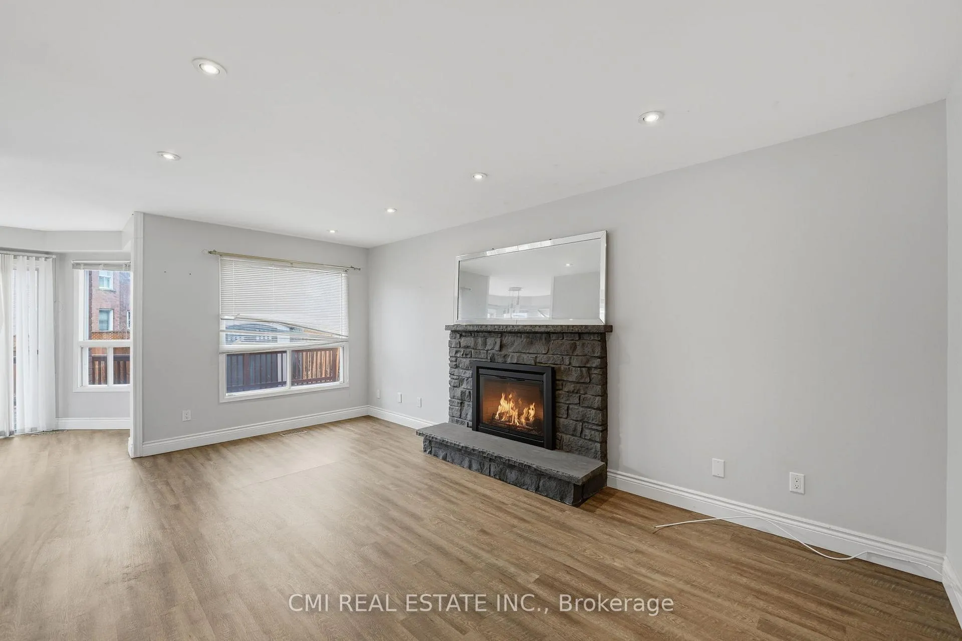 Photo 9 of 560 Steeple Hill, Pickering, Woodlands — HOMEH