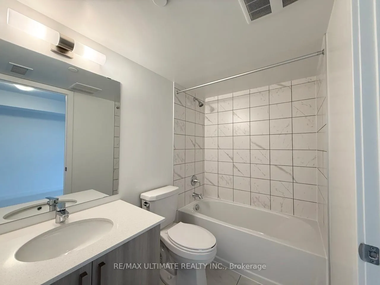 Photo 10 of Unit 1302, 1010 Sandy Beach Road, Pickering, Bay Ridges — HOMEH
