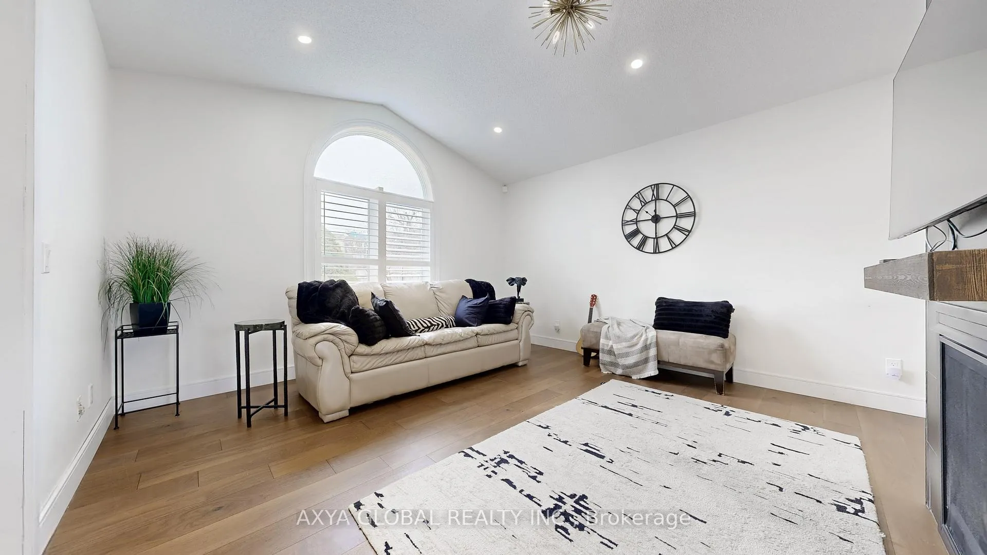 Photo 3 of 67 Park Road N, Oshawa, McLaughlin — HOMEH