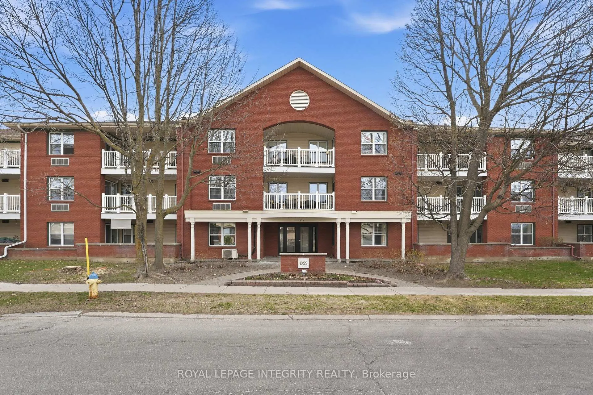 Photo 1 of Unit 315, 1099 Cadboro Road, Ottawa, Carson Grove — HOMEH