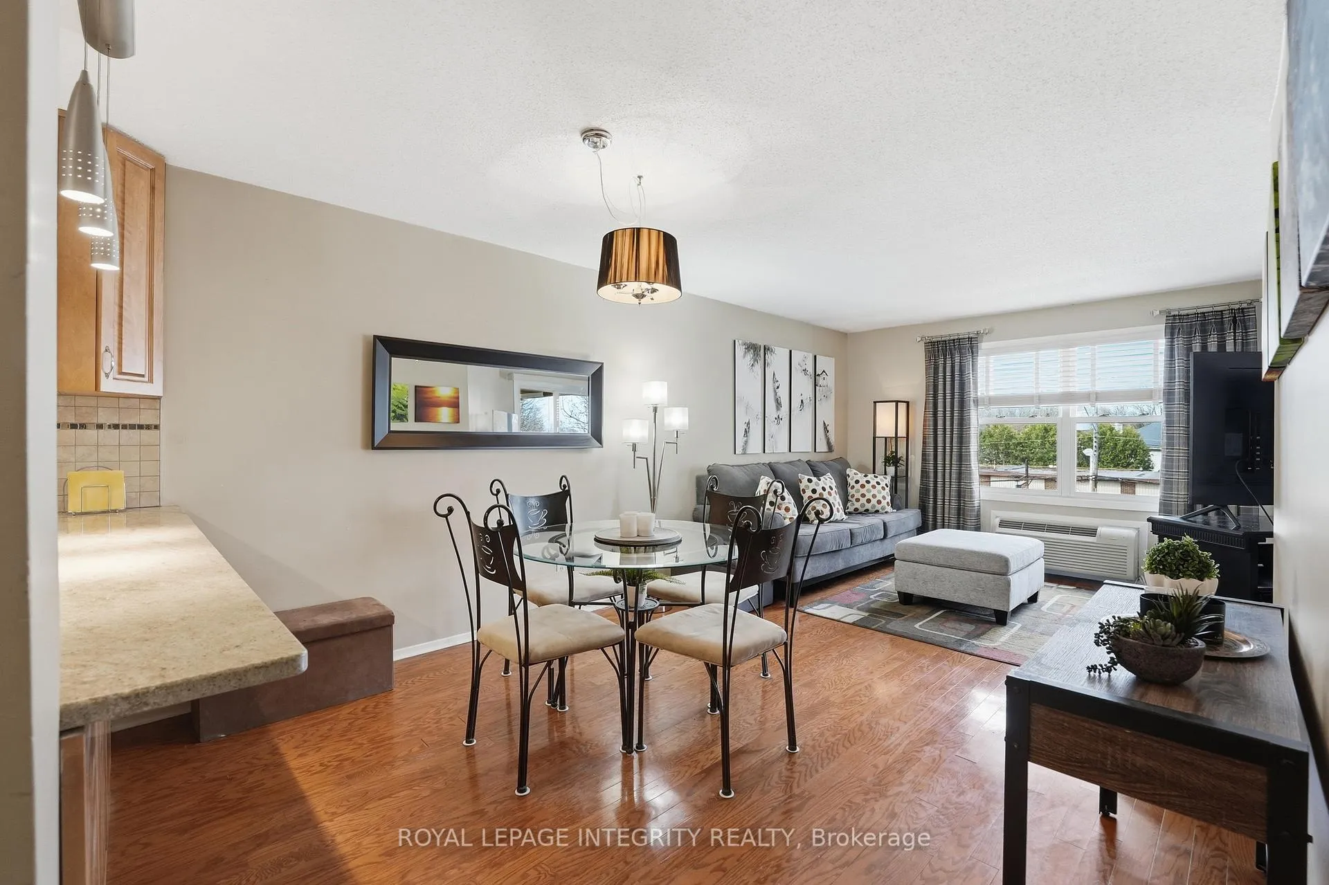 Photo 9 of Unit 315, 1099 Cadboro Road, Ottawa, Carson Grove — HOMEH