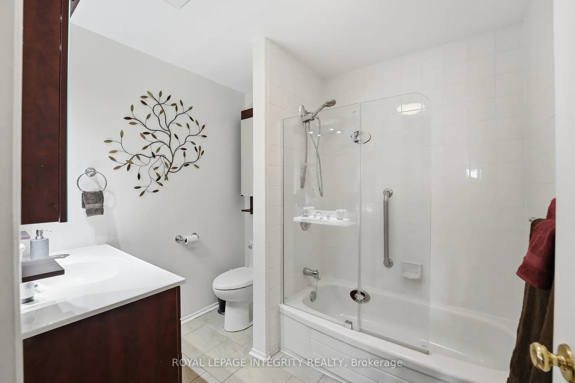 Photo 18 of Unit 315, 1099 Cadboro Road, Ottawa, Carson Grove — HOMEH