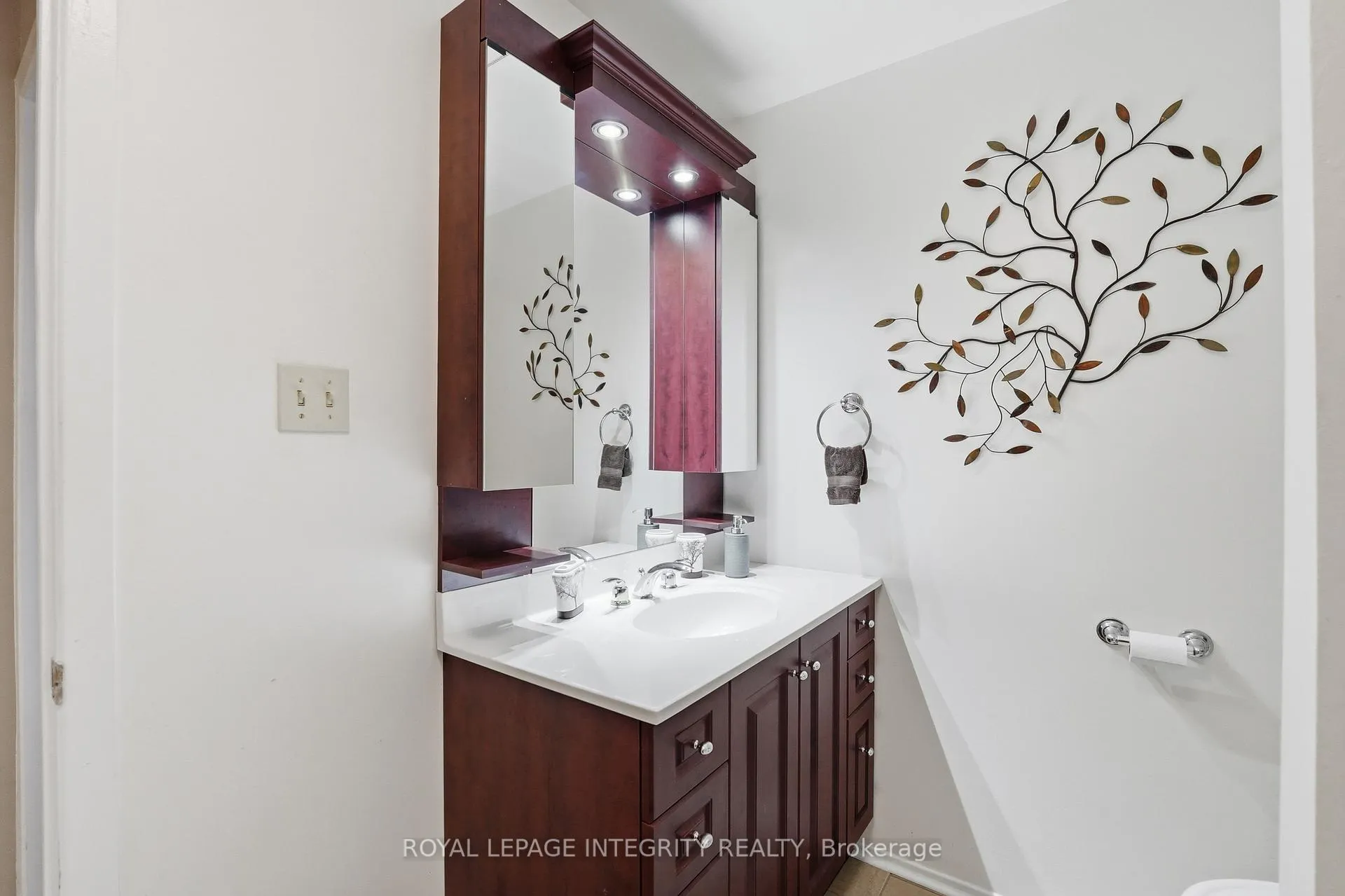 Photo 19 of Unit 315, 1099 Cadboro Road, Ottawa, Carson Grove — HOMEH