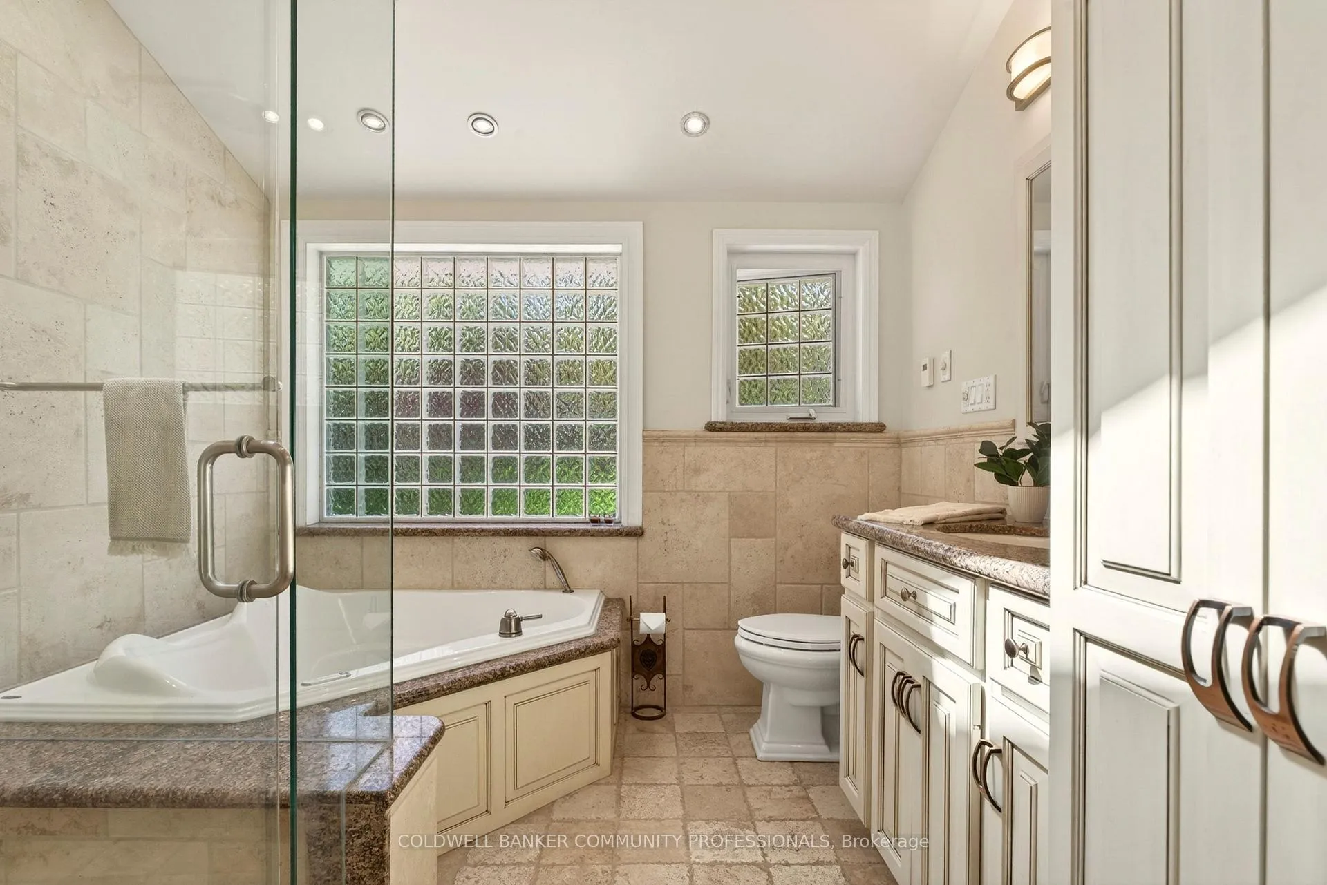 Photo 23 of 123 Hillcrest Avenue, Hamilton, Greensville — HOMEH