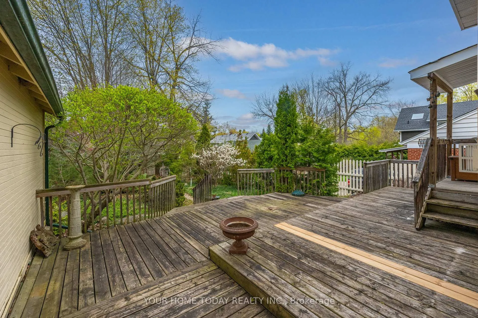 Photo 25 of 15 Albert Street, Halton Hills, Georgetown — HOMEH