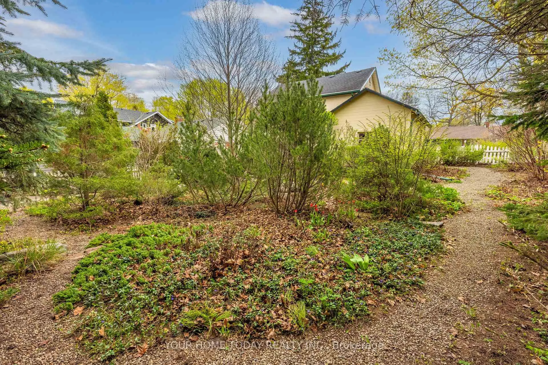 Photo 30 of 15 Albert Street, Halton Hills, Georgetown — HOMEH