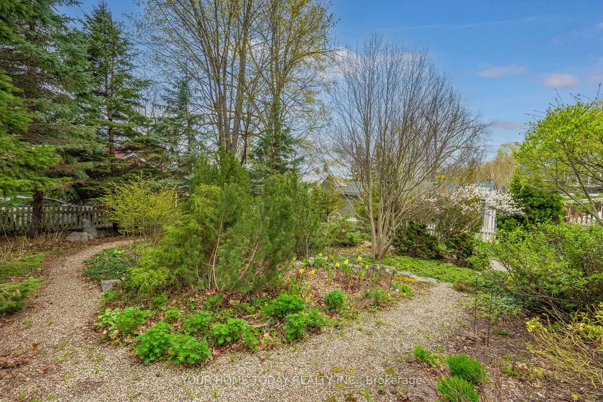 Photo 31 of 15 Albert Street, Halton Hills, Georgetown — HOMEH