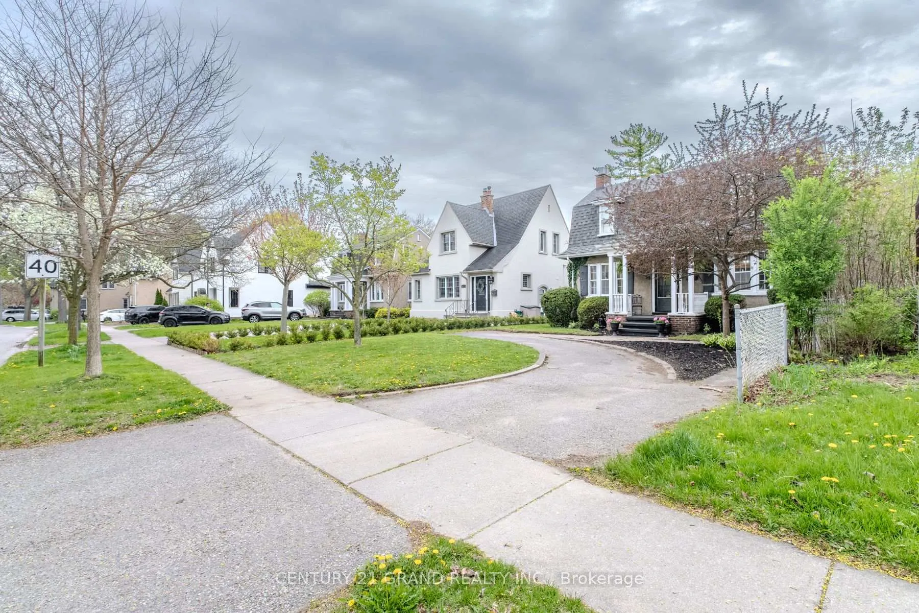 Photo 2 of 58 Lincoln Avenue, Brantford — HOMEH