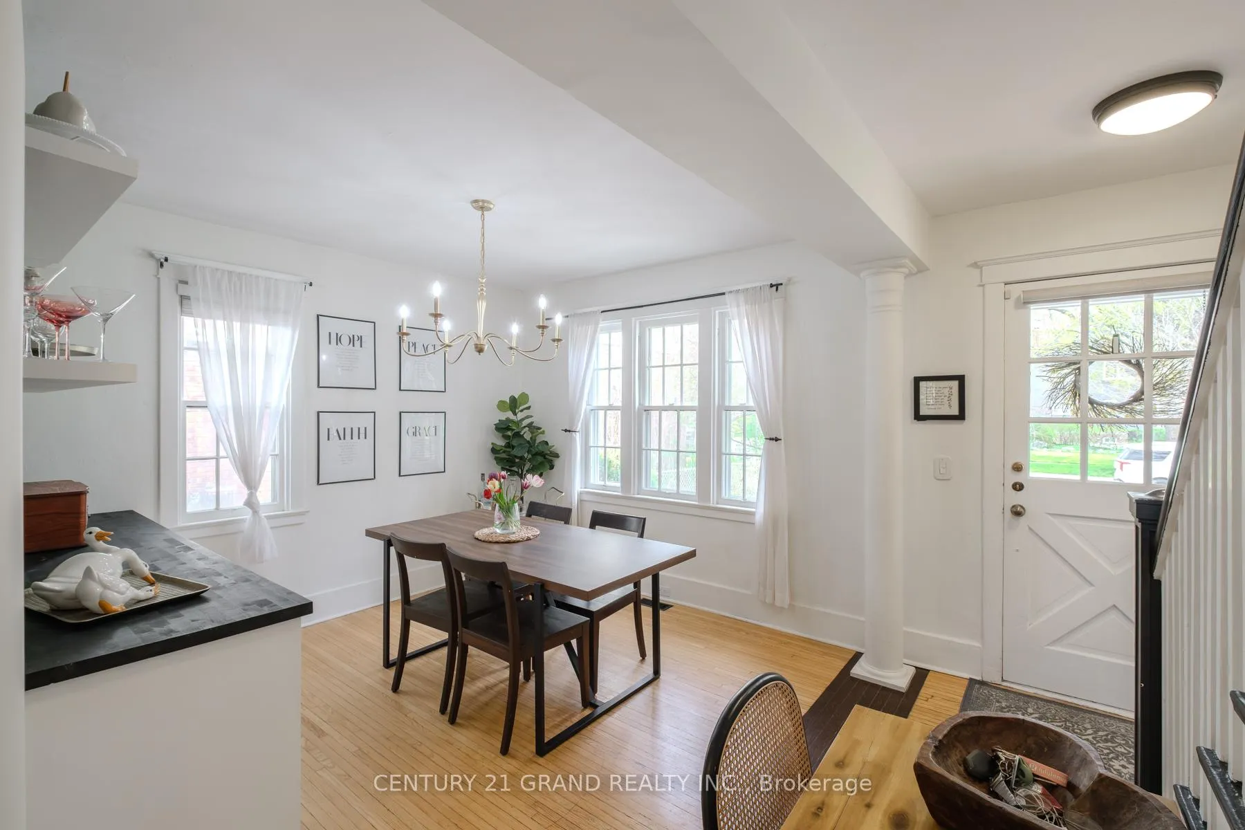 Photo 11 of 58 Lincoln Avenue, Brantford — HOMEH