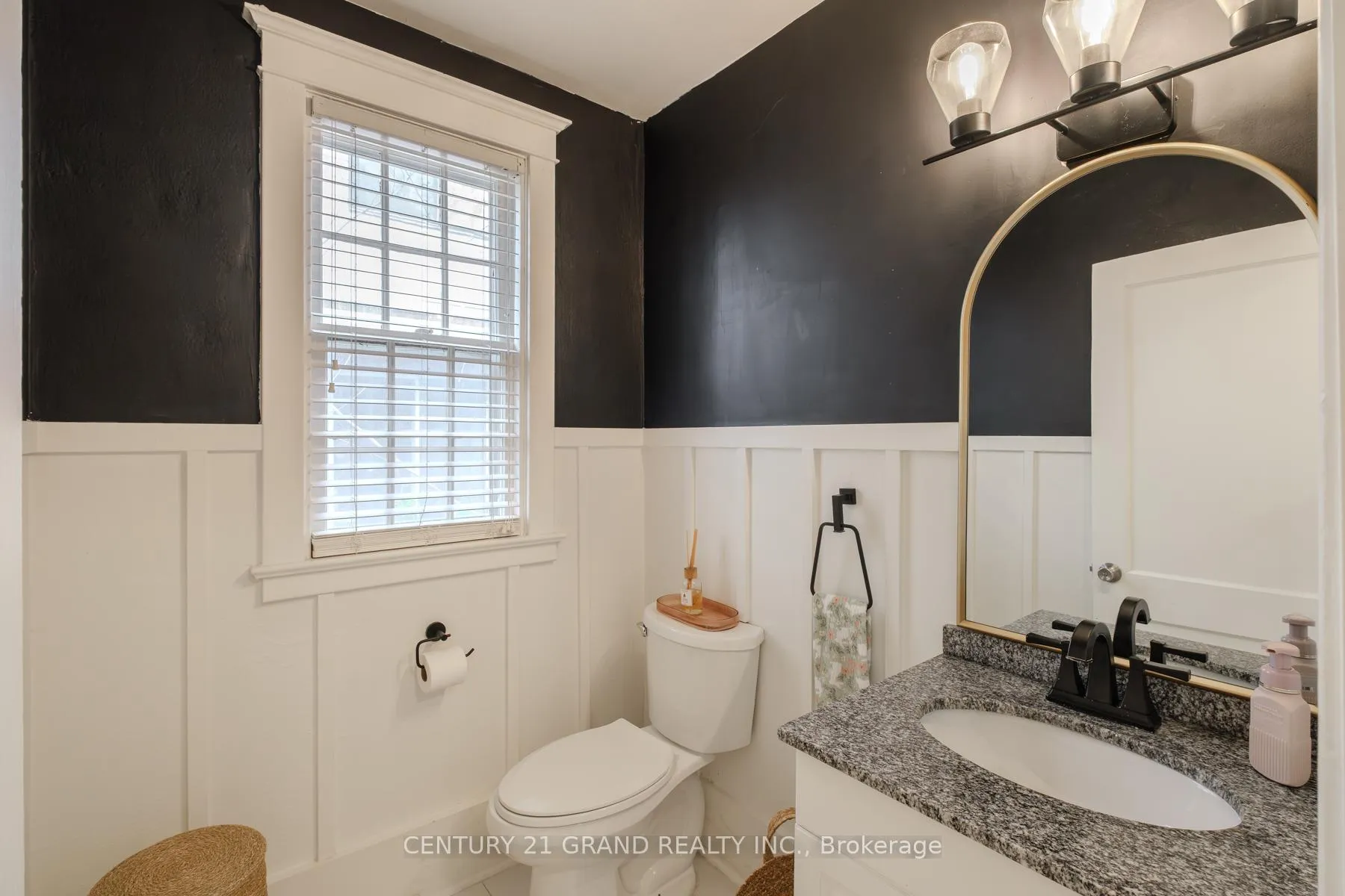 Photo 12 of 58 Lincoln Avenue, Brantford — HOMEH