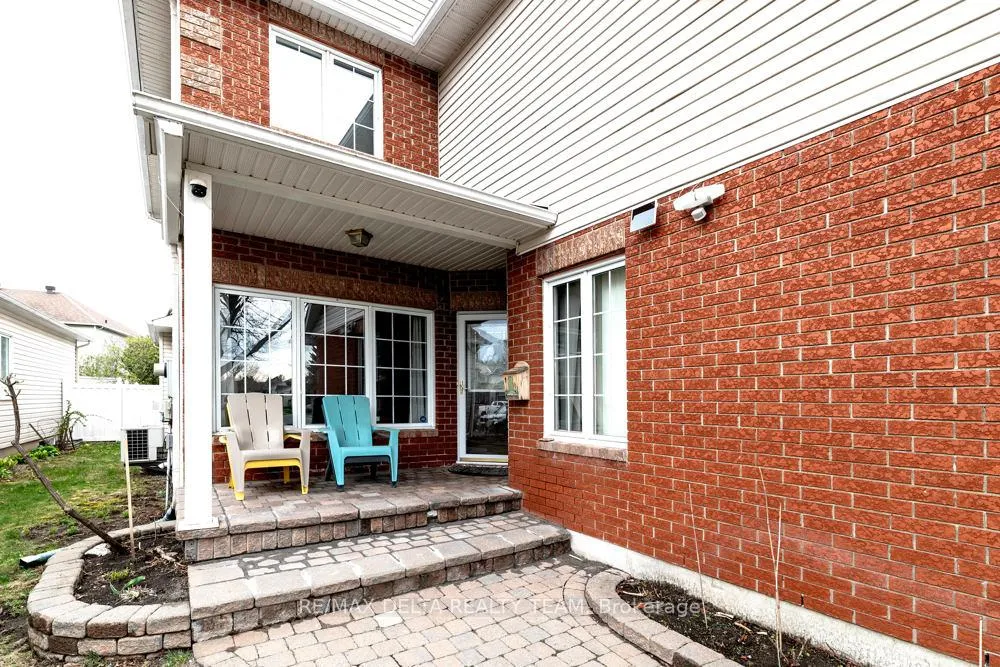 Photo 4 of 125 Stoneway Drive, Ottawa, Barrhaven East — HOMEH