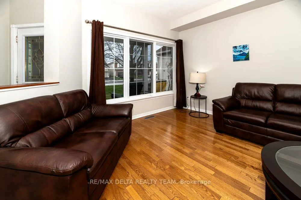Photo 7 of 125 Stoneway Drive, Ottawa, Barrhaven East — HOMEH