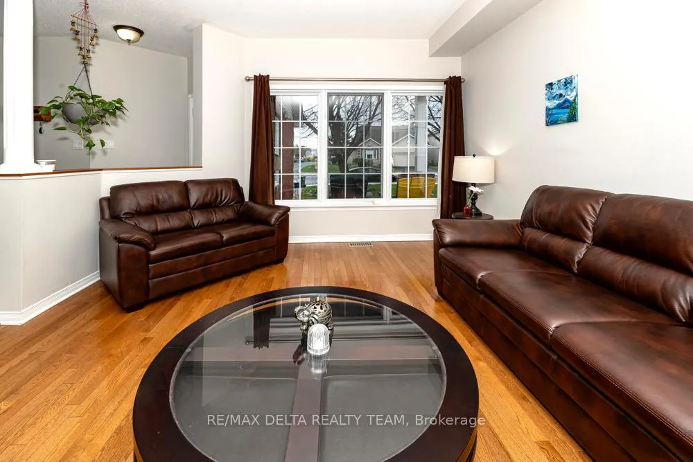 Photo 8 of 125 Stoneway Drive, Ottawa, Barrhaven East — HOMEH