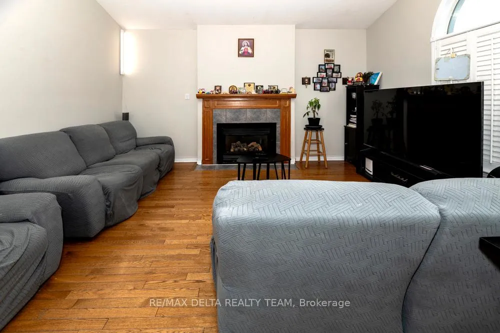 Photo 18 of 125 Stoneway Drive, Ottawa, Barrhaven East — HOMEH
