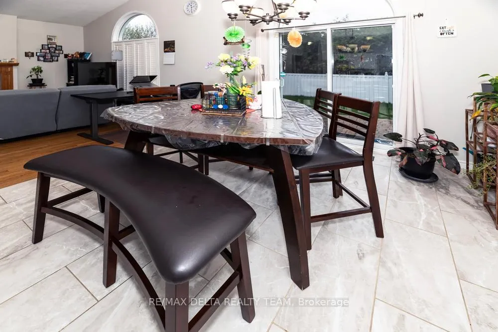 Photo 22 of 125 Stoneway Drive, Ottawa, Barrhaven East — HOMEH