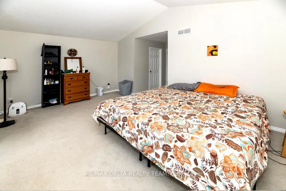 Photo 33 of 125 Stoneway Drive, Ottawa, Barrhaven East — HOMEH