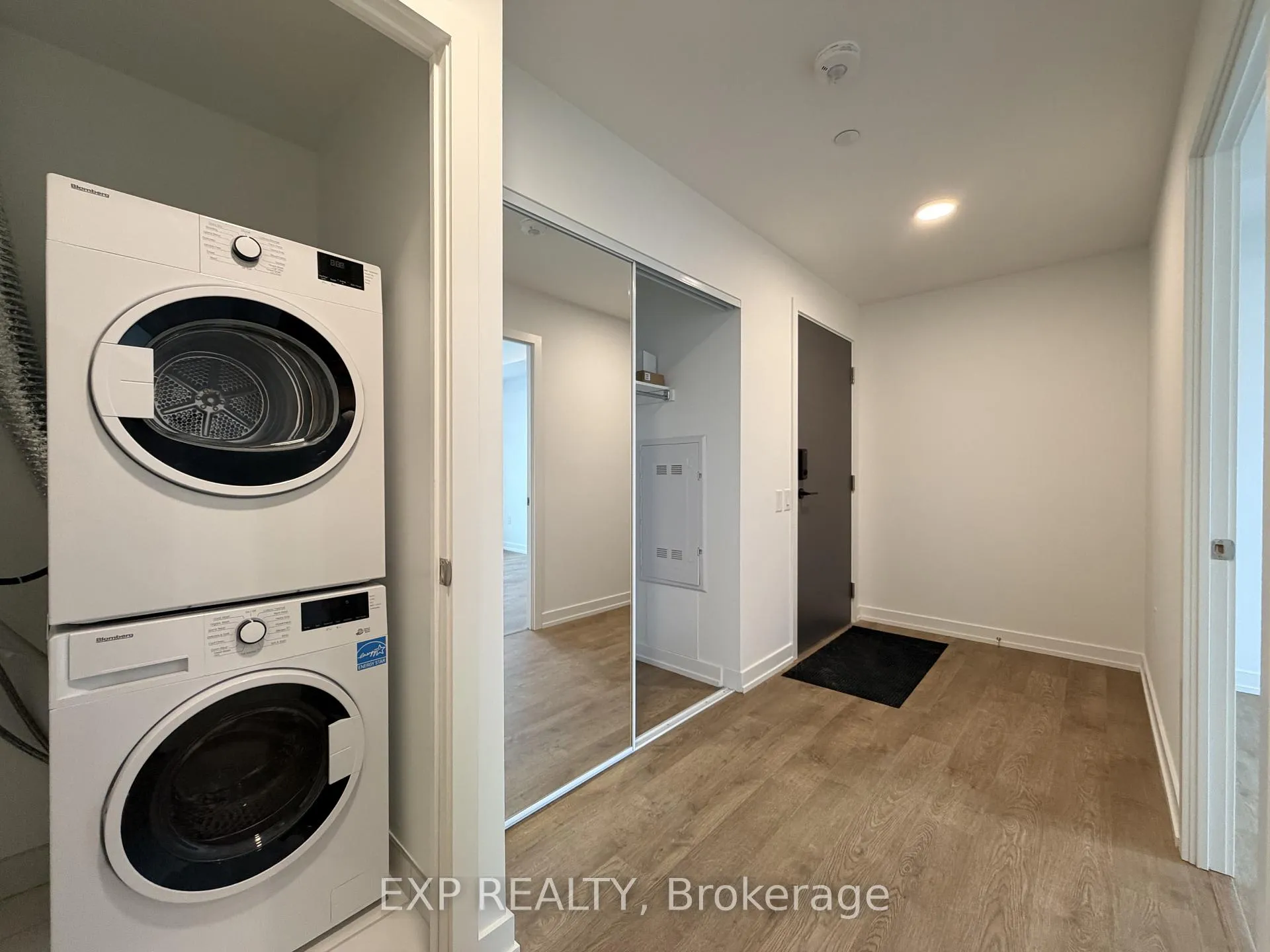 Photo 4 of Unit 1610, 9763 Markham Road, Markham, Greensborough — HOMEH