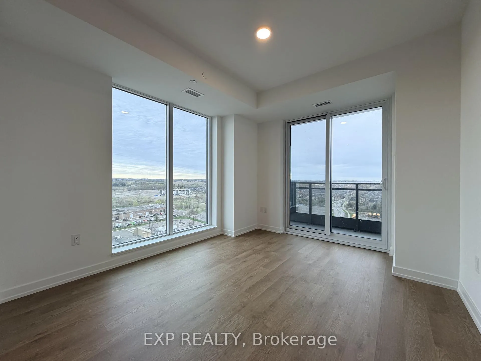 Photo 7 of Unit 1610, 9763 Markham Road, Markham, Greensborough — HOMEH