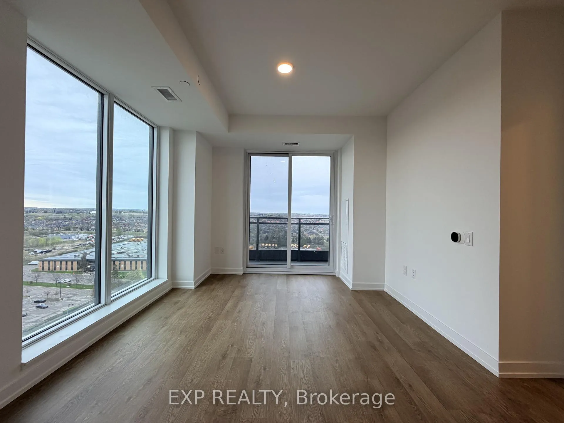 Photo 9 of Unit 1610, 9763 Markham Road, Markham, Greensborough — HOMEH