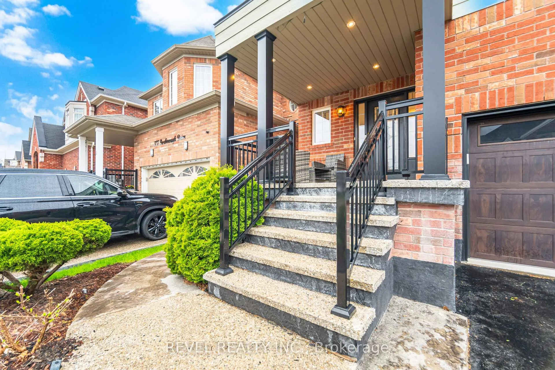 Photo 3 of 323 Bessborough Drive, Milton, Harrison — HOMEH