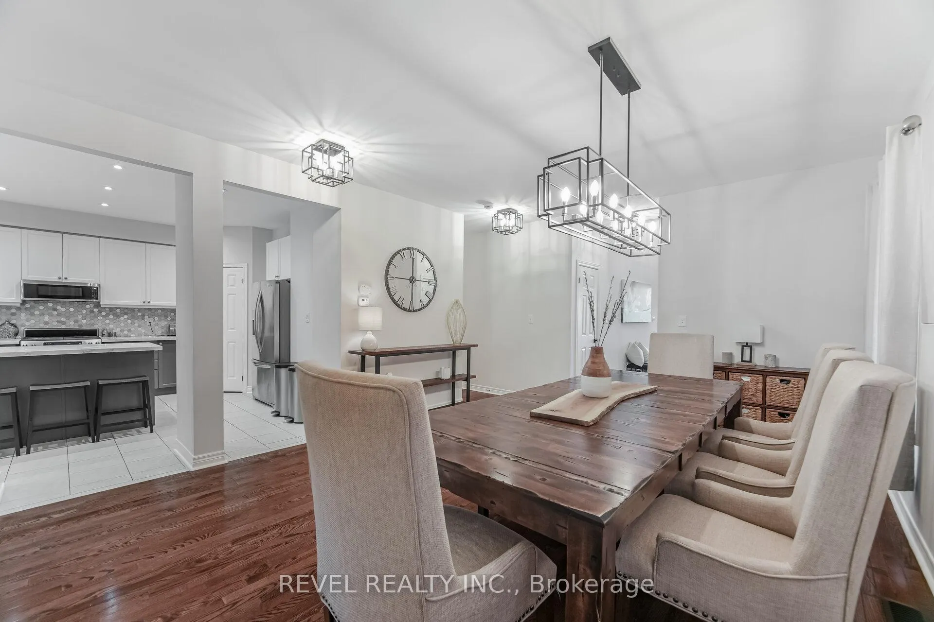 Photo 8 of 323 Bessborough Drive, Milton, Harrison — HOMEH